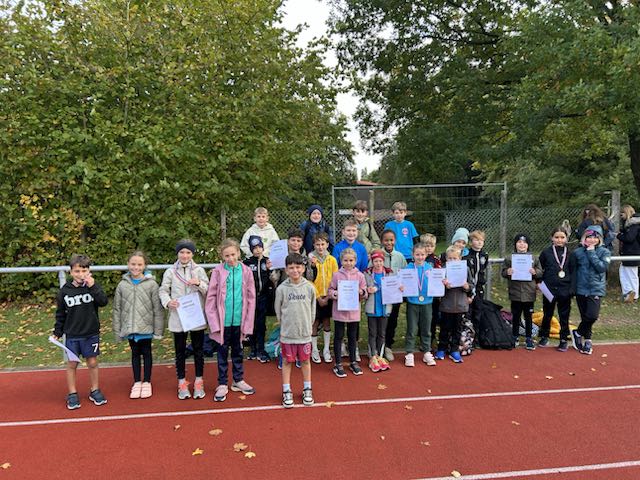 Unsere Schule beim Crosslauf in Burg